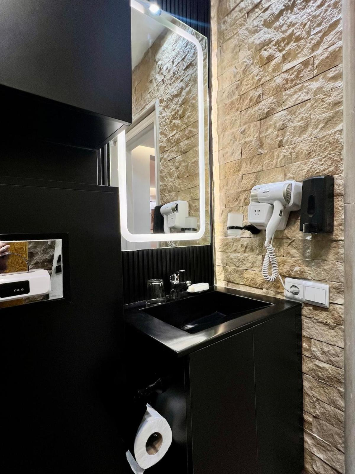 Appartement Appt A 10 Minutes De La Et 2 Minutes De L Aeroport